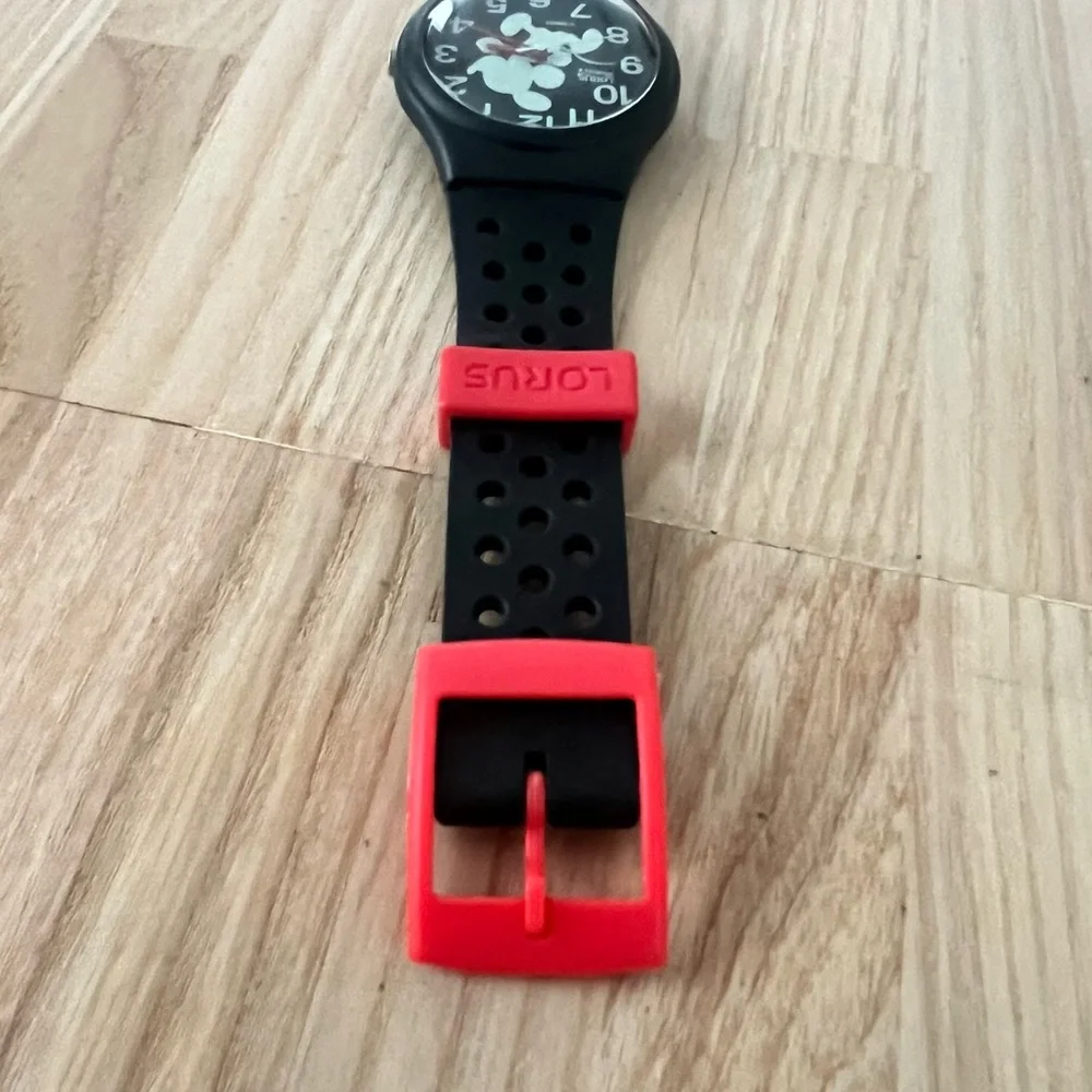 Lorus Disney Mickey Mouse black glow in the dark watch NEW BATTERY